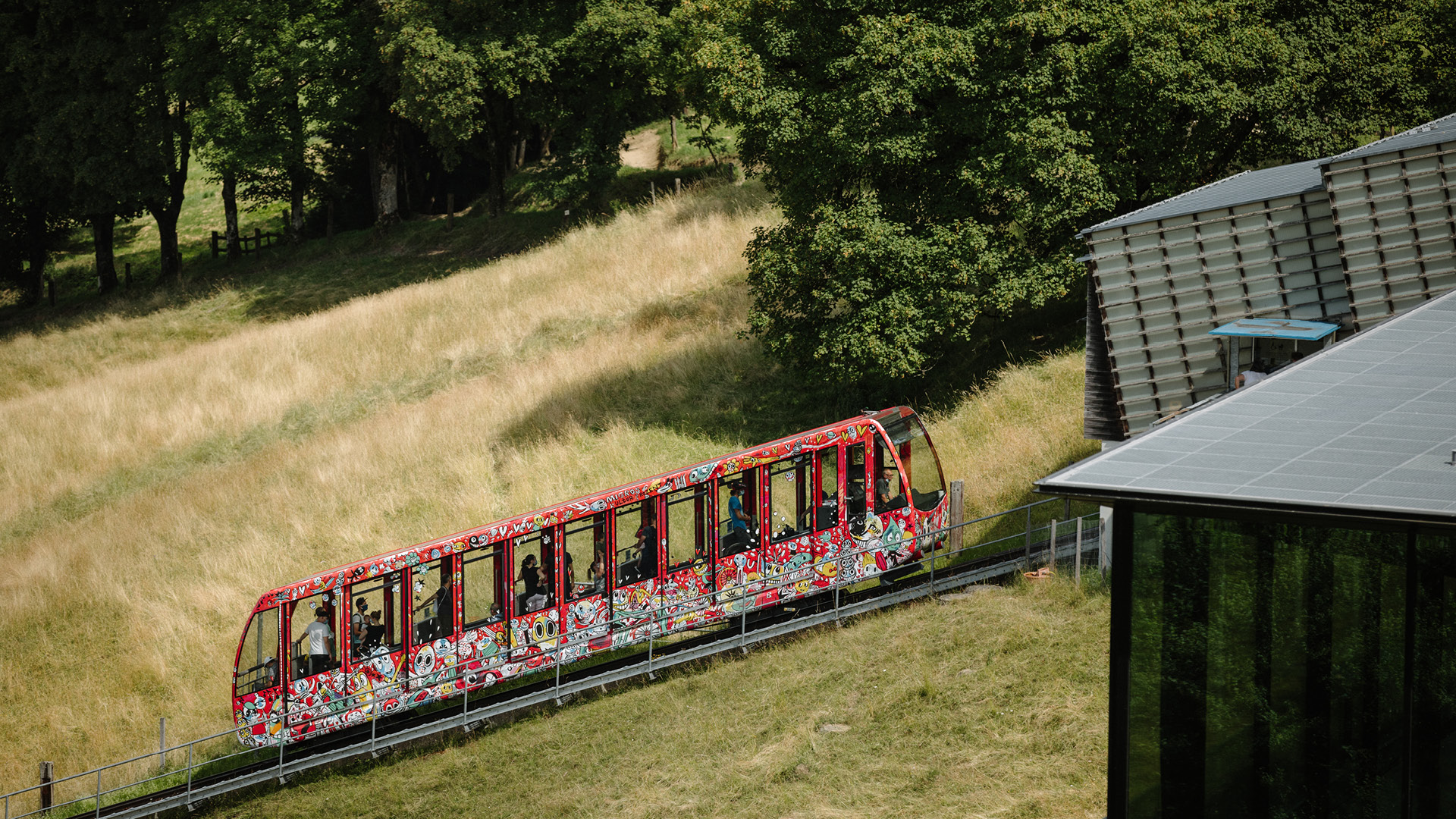 The Gurten funicular arriving at the top station. 
