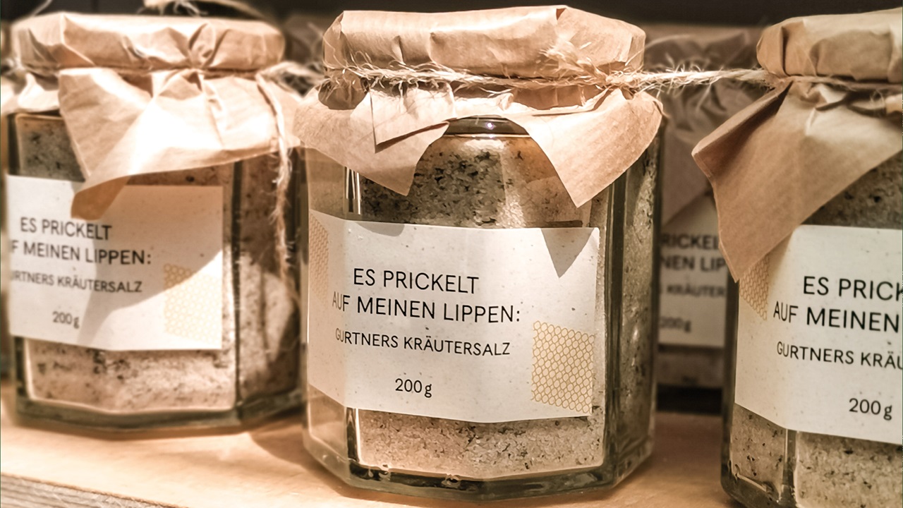 The Gurtners kitchen prepares ideal gift ideas, such as the herbal salt. 