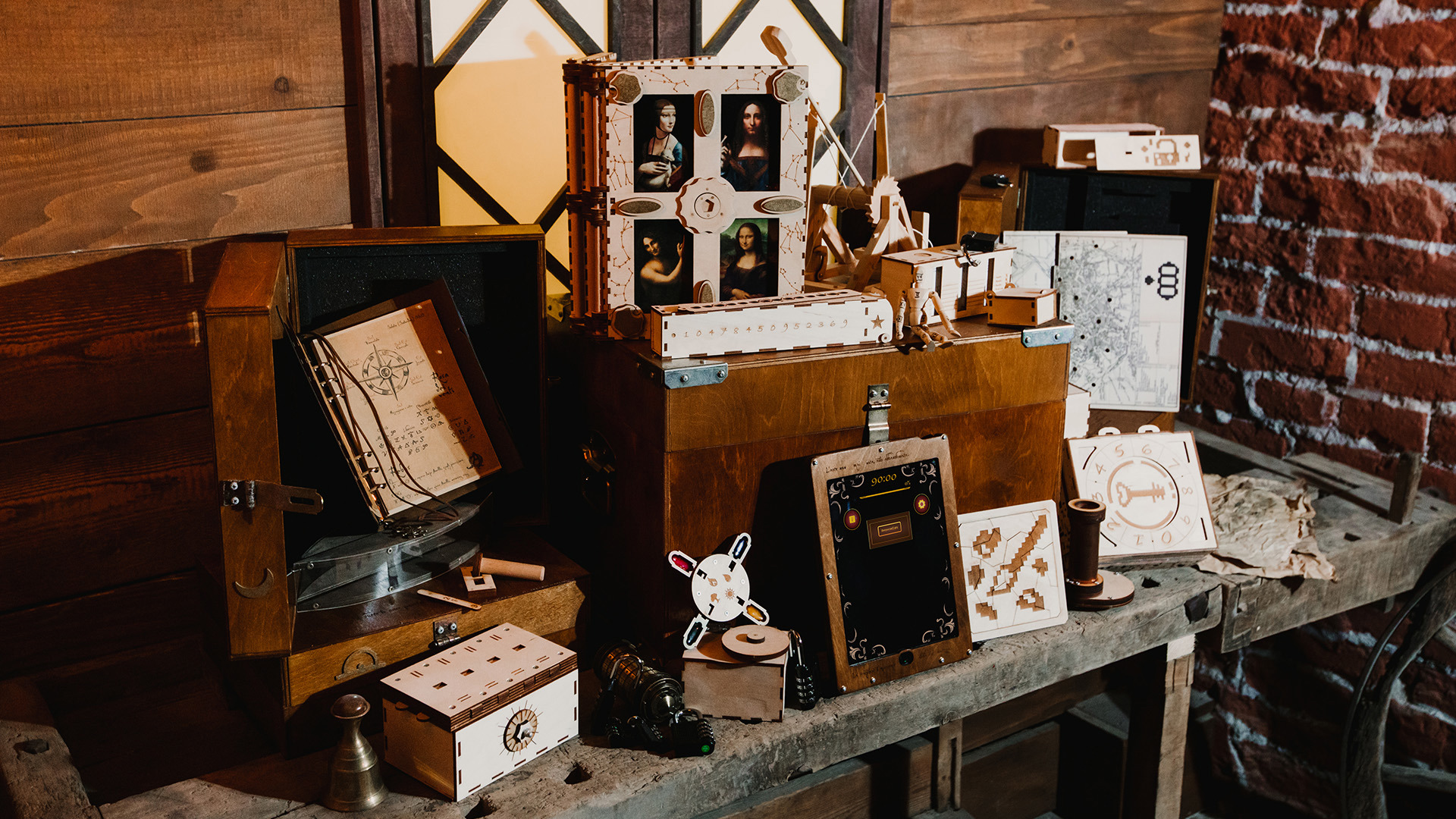 Verschiedenen Spielmaterialien der Challengebox Da Vinci