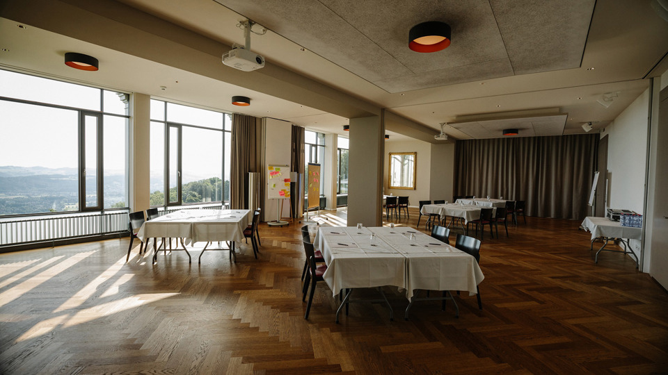 Les deux salles Ussicht et Wytsicht sont prêtes pour un atelier avec vue sur Berne.