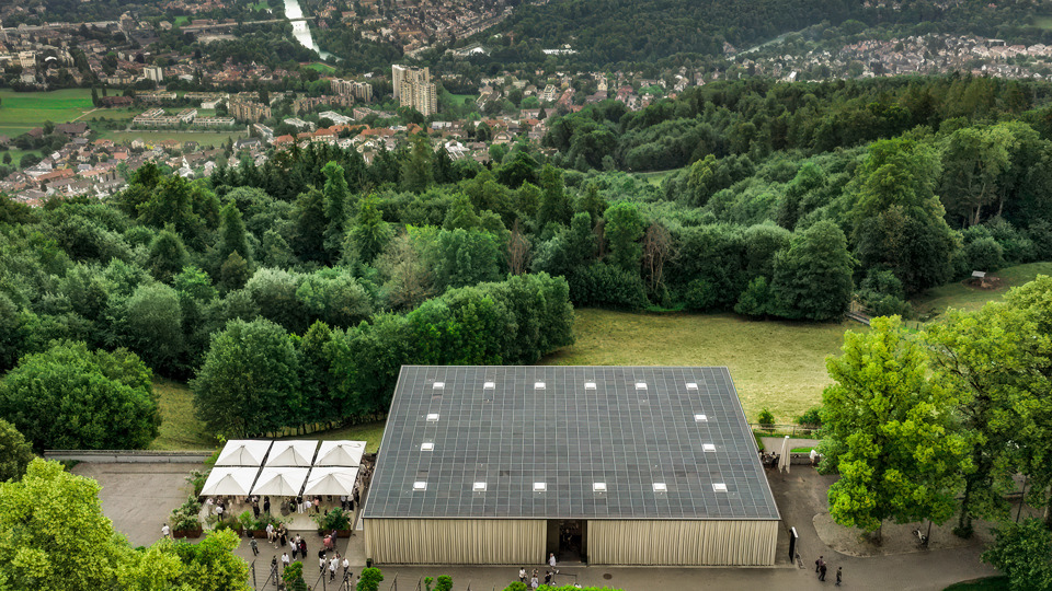 Le pavillon vu d'en haut, avec vue sur Berne.