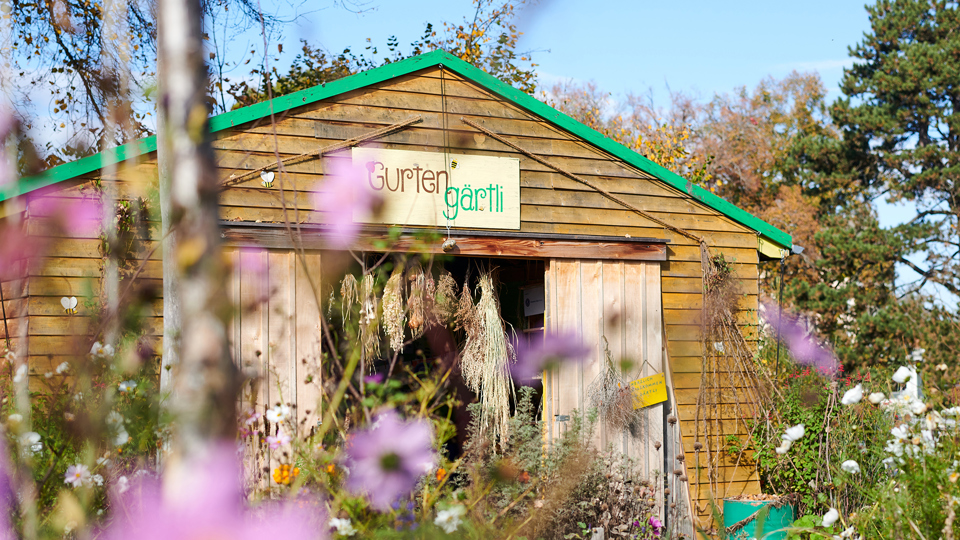 Le jardin Gurten avec la maison où est entreposé le matériel de jardinage